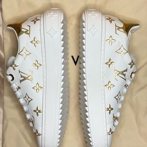 Brand New LOUIS VUITTON sneakers!